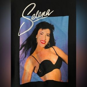 *NEW - NEVER WORN* Selena Sweatshirt (Size L)